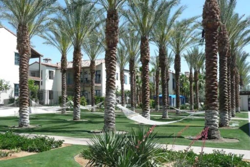 Luxurious Villa With Majestic Mountain View, 12 Pools, Spas, Ground Floor La Quinta Exteriör bild