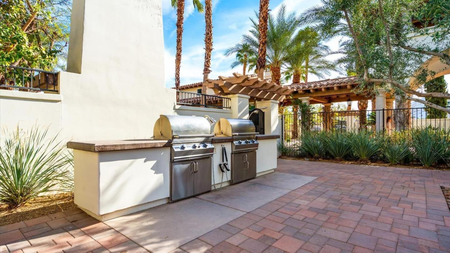 Luxurious Villa With Majestic Mountain View, 12 Pools, Spas, Ground Floor La Quinta Exteriör bild